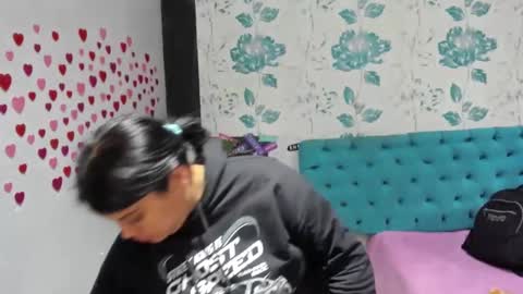    online show from 1, 2, 2025