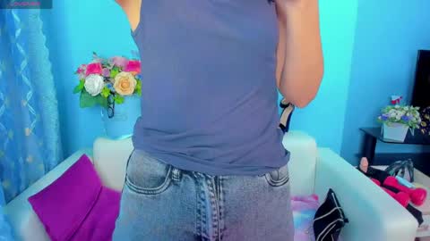 Snapshot of lindaliiii chatting on 7, 5, 2026 Linda online show from 7, 5, 2026