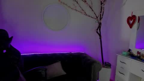 Lindsay    online show from 18, 1, 2026