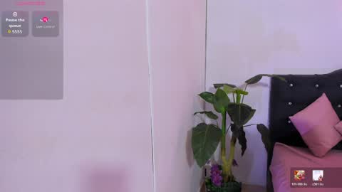 Snapshot of lindsay_tay chatting on 20, 4, 2026 Linda online show from 20, 4, 2026