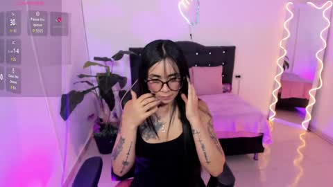 Snapshot of lindsay_tay chatting on 18, 5, 2026 Linda online show from 18, 5, 2026