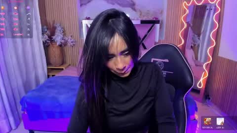 Snapshot of lindsay_tay chatting on 27, 5, 2026 Linda online show from 27, 5, 2026