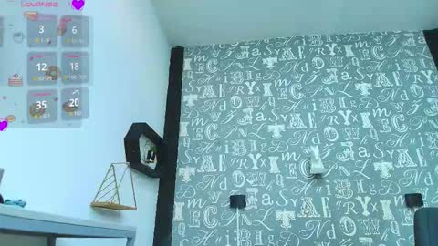 Snapshot of lindsey8 chatting on 6, 11, 2025 Lindsey online show from 6, 11, 2025