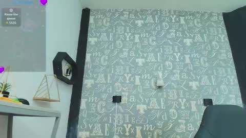 Snapshot of lindsey8 chatting on 5, 12, 2025 Lindsey online show from 5, 12, 2025