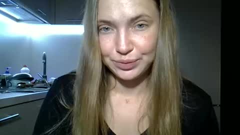 Snapshot of lindsisecret chatting on 19, 11, 2025 Anna online show from 19, 11, 2025