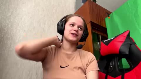 Snapshot of linettehnatow chatting on 3, 3, 2026 Eva online show from 3, 3, 2026