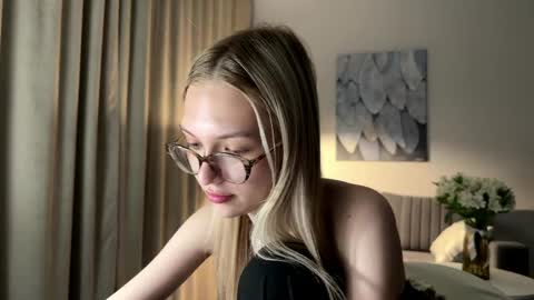 Snapshot of linneabercier chatting on 16, 4, 2026 Emma online show from 16, 4, 2026