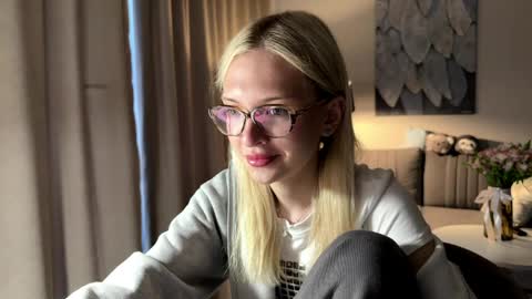 Snapshot of linneabercier chatting on 18, 5, 2026 Emma online show from 18, 5, 2026
