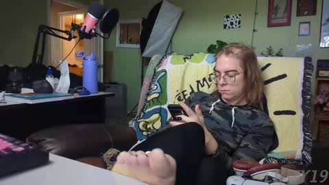 Snapshot of linzy19 chatting on 2, 3, 2025 Linzy19 online show from 2, 3, 2025