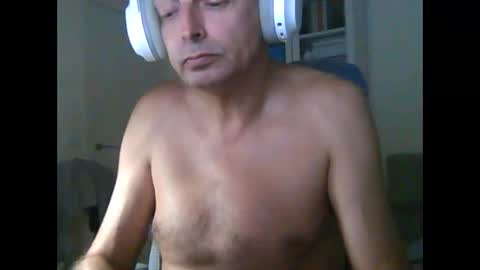 Snapshot of liongr69 chatting on 19, 10, 2025 liongr69 online show from 19, 10, 2025