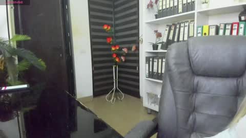 Snapshot of lisa2018 chatting on 18, 10, 2025 lisa online show from 18, 10, 2025