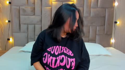 Snapshot of lisa_baker1 chatting on 10, 1, 2025 Lisa Baker online show from 10, 1, 2025