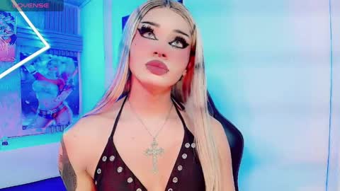 lisa_sparkleee online show from 11, 4, 2026