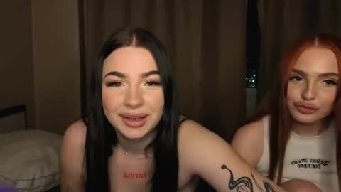 Snapshot of lisaanddenis chatting on 24, 11, 2025 Lisa and Den online show from 24, 11, 2025