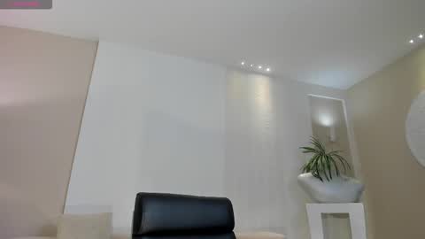 Lisa  Flowers online show from 10, 2, 2026