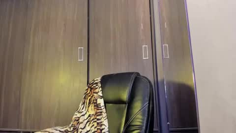 lisainthesky online show from 19, 2, 2025