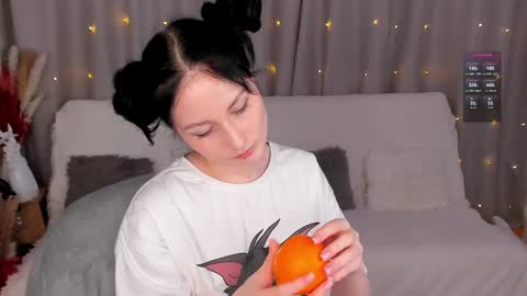 Snapshot of lisamooore chatting on 15, 2, 2025 Lisa Moore online show from 15, 2, 2025