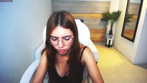 Liseth Fox online show from 24, 2, 2025