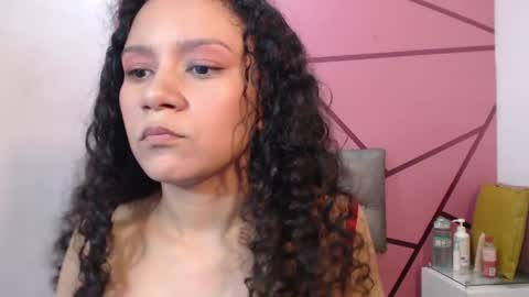 Snapshot of little18doll chatting on 21, 4, 2026 little18doll online show from 21, 4, 2026