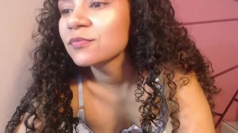 Snapshot of little18doll chatting on 22, 5, 2026 little18doll online show from 22, 5, 2026