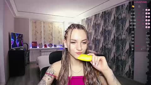 Snapshot of little_birdy chatting on 8, 3, 2025 Birdy online show from 8, 3, 2025