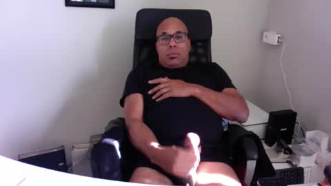 Snapshot of little_buddha chatting on 31, 10, 2025 Pure Black Power online show from 31, 10, 2025