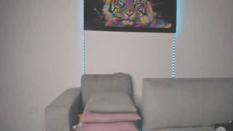 Independent model carolina online show from 26, 1, 2025