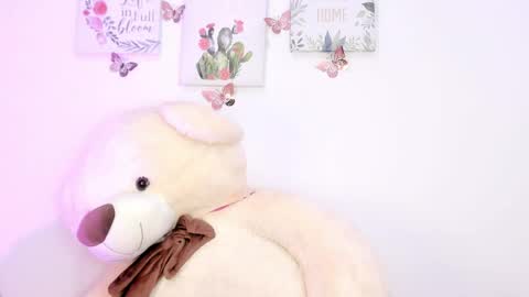 Snapshot of little_channel_ chatting on 28, 5, 2026 online show from 28, 5, 2026