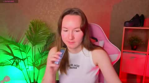 Snapshot of little_doll_meow chatting on 22, 4, 2026 Alexandra online show from 22, 4, 2026