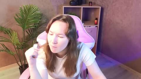 Snapshot of little_doll_meow chatting on 27, 4, 2026 Alexandra online show from 27, 4, 2026