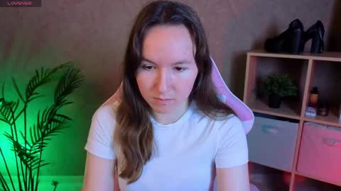 Snapshot of little_doll_meow chatting on 13, 5, 2026 Alexandra online show from 13, 5, 2026