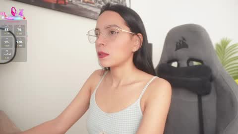 Snapshot of little_eli chatting on 9, 5, 2026 Help me reach 100 likes online show from 9, 5, 2026
