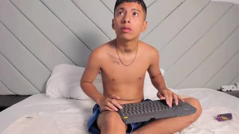 little_kris1 online show from 8, 11, 2025