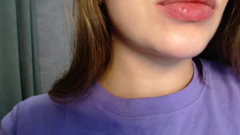 Snapshot of little_mia__ chatting on 1, 2, 2025 Mia Im online every day 1530 PM in New York 2030 PM in London online show from 1, 2, 2025