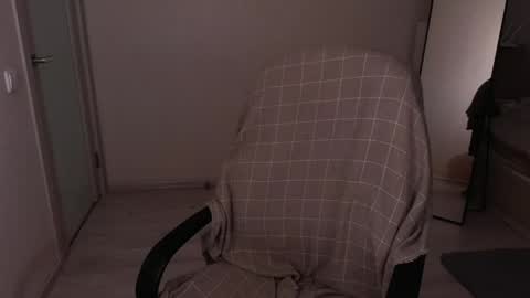 little_pretty_woman online show from 19, 4, 2026