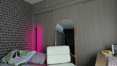 Snapshot of little_sugar19 chatting on 4, 2, 2026 alex online show from 4, 2, 2026