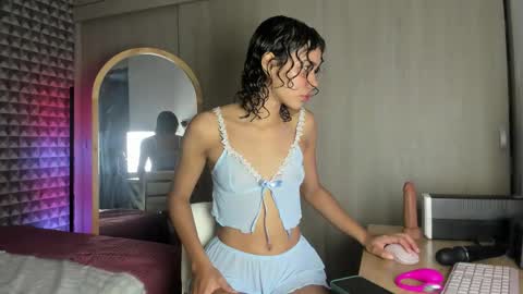 Snapshot of little_sugar19 chatting on 19, 2, 2026 alex online show from 19, 2, 2026