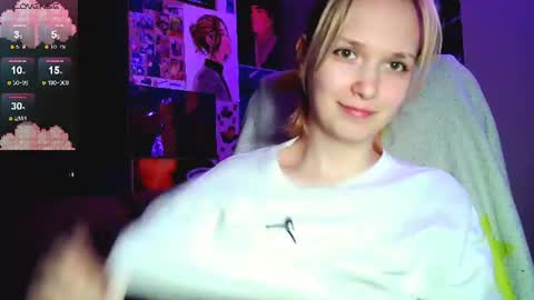 Snapshot of little_sugar_queen chatting on 13, 7, 2026 Akin online show from 13, 7, 2026