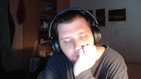 littlealien7 online show from 13, 11, 2025