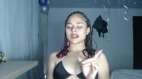 Snapshot of littlecheerry69 chatting on 25, 11, 2025 littlecheerry69 online show from 25, 11, 2025