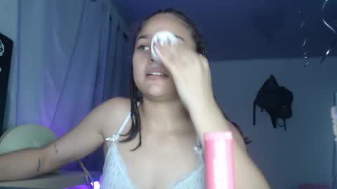 Snapshot of littlecheerry69 chatting on 27, 11, 2025 littlecheerry69 online show from 27, 11, 2025