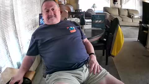 Littled83057 online show from 14, 1, 2026