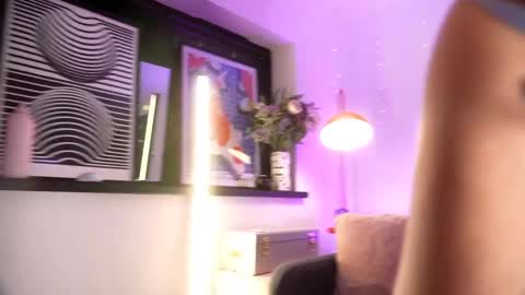 Snapshot of littlee33 chatting on 29, 5, 2026 Emily Hill online show from 29, 5, 2026