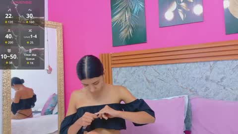 Snapshot of littlee_emilyy_ chatting on 17, 4, 2026 Emily online show from 17, 4, 2026
