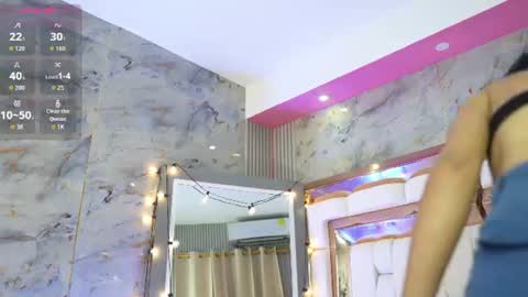 Snapshot of littlee_emilyy_ chatting on 9, 6, 2026 Emily online show from 9, 6, 2026