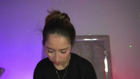 Snapshot of littlee_emma_ chatting on 16, 6, 2026 littlee_emma_ online show from 16, 6, 2026