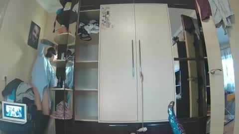 littlehappines online show from 13, 4, 2026