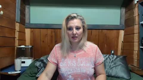 lisanixs online show from 25, 4, 2026