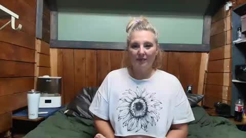 lisanixs online show from 13, 5, 2026
