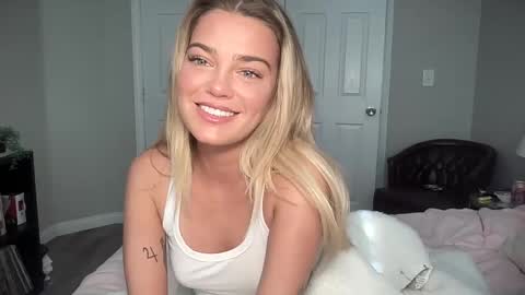 Snapshot of littlemaryjane19 chatting on 15, 1, 2025 Marciabrady online show from 15, 1, 2025